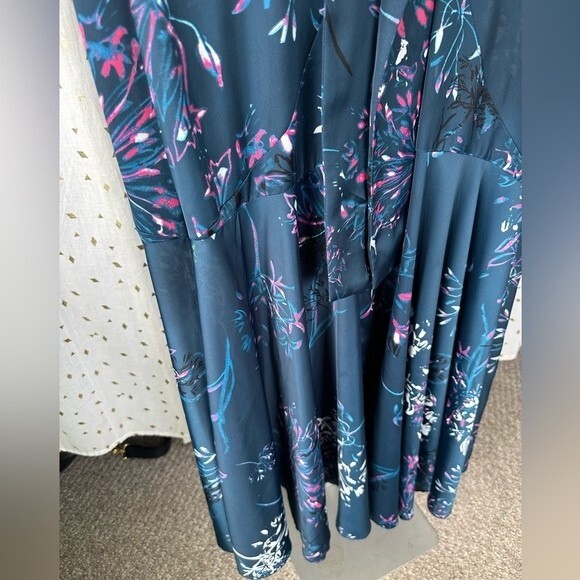 Rachel Roy Floral V Neck Front Tie Flowy Flounced Hem Gorgeous Midi Dress 16 - Picture 4 of 6